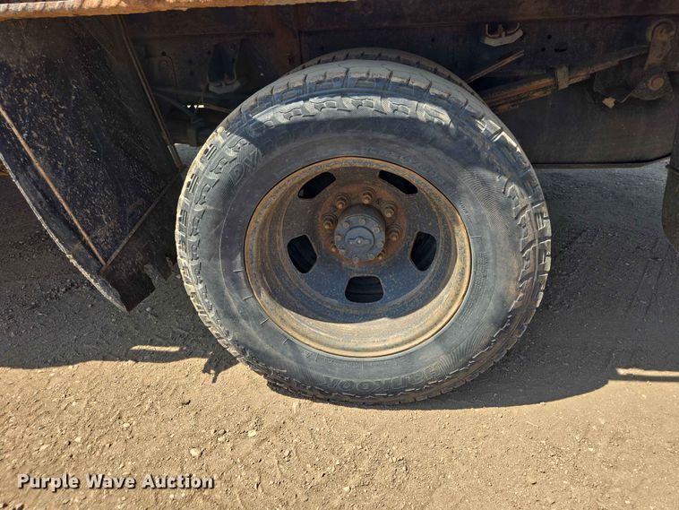 image for item ER1664 2018 RAM 3500 flatbed pickup truck