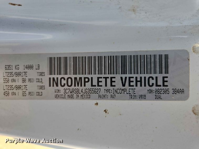 image for item ER1664 2018 RAM 3500 flatbed pickup truck