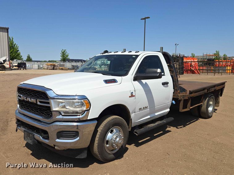 image for item ER1665 2020 RAM 3500 flatbed pickup truck