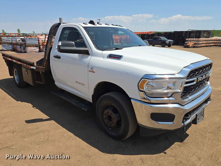 image for item ER1665 2020 RAM 3500 flatbed pickup truck