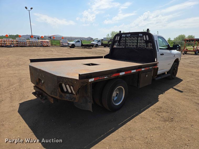 image for item ER1665 2020 RAM 3500 flatbed pickup truck