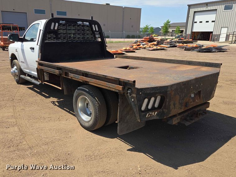 image for item ER1665 2020 RAM 3500 flatbed pickup truck