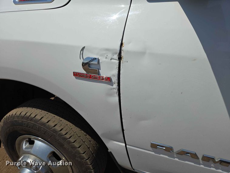 image for item ER1665 2020 RAM 3500 flatbed pickup truck