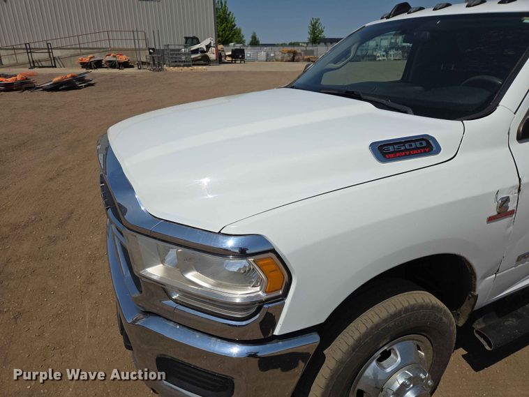 image for item ER1665 2020 RAM 3500 flatbed pickup truck