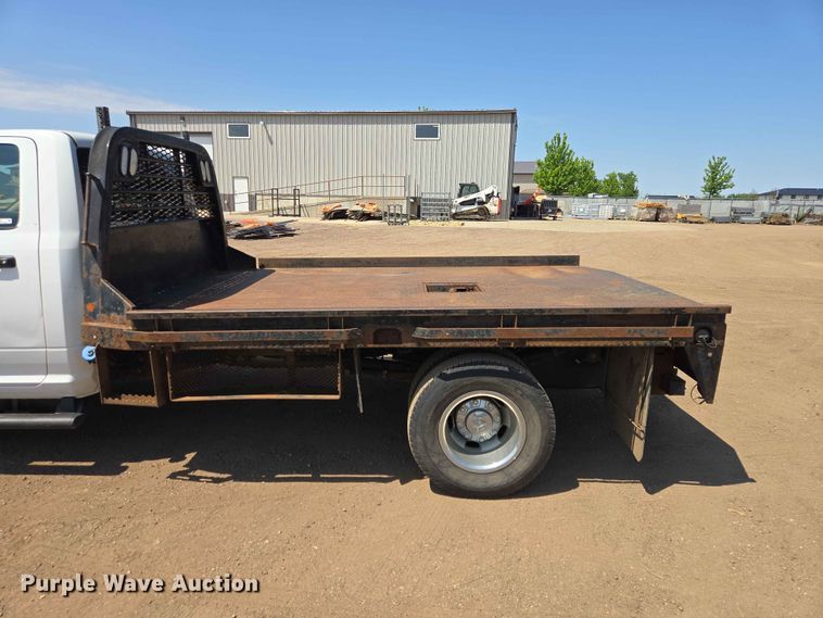 image for item ER1665 2020 RAM 3500 flatbed pickup truck