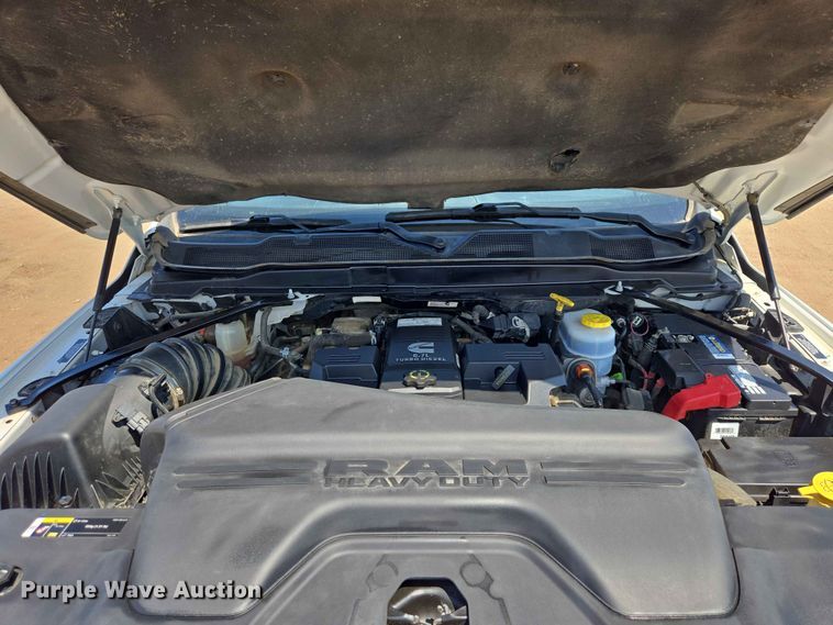 image for item ER1665 2020 RAM 3500 flatbed pickup truck