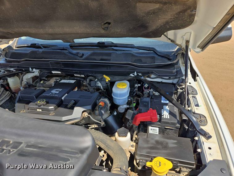 image for item ER1665 2020 RAM 3500 flatbed pickup truck