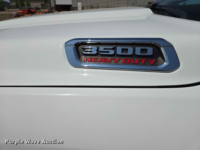 image for item ER1665 2020 RAM 3500 flatbed pickup truck