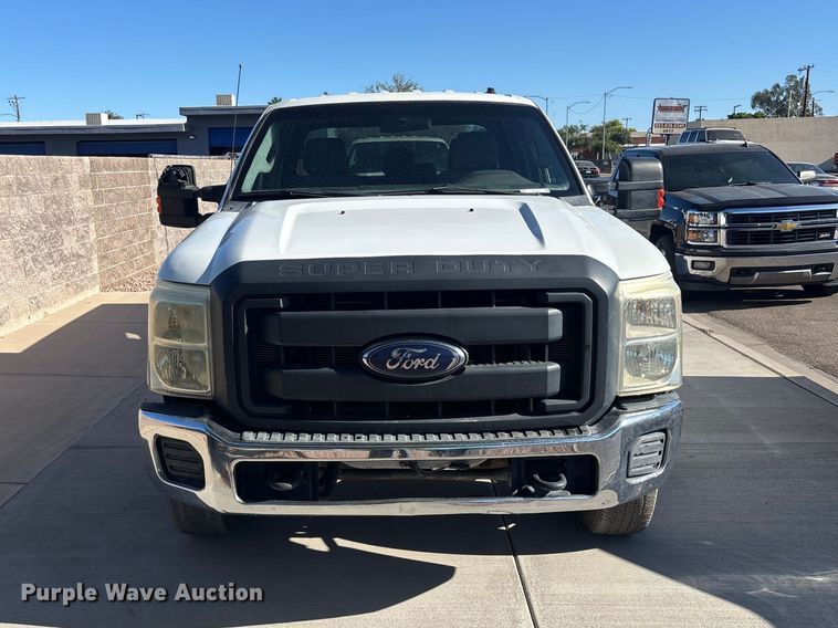 image for item ER7537 2011 Ford F350 Super Duty Crew Cab pickup truck