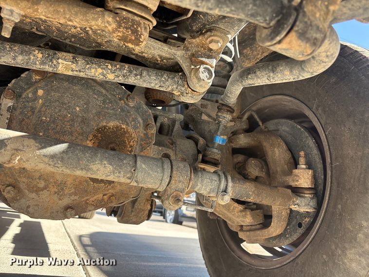 image for item ER7537 2011 Ford F350 Super Duty Crew Cab pickup truck