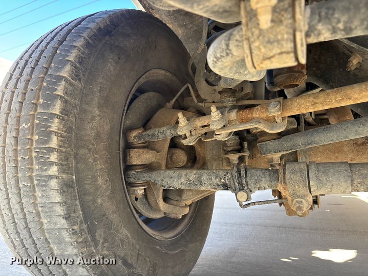 image for item ER7537 2011 Ford F350 Super Duty Crew Cab pickup truck