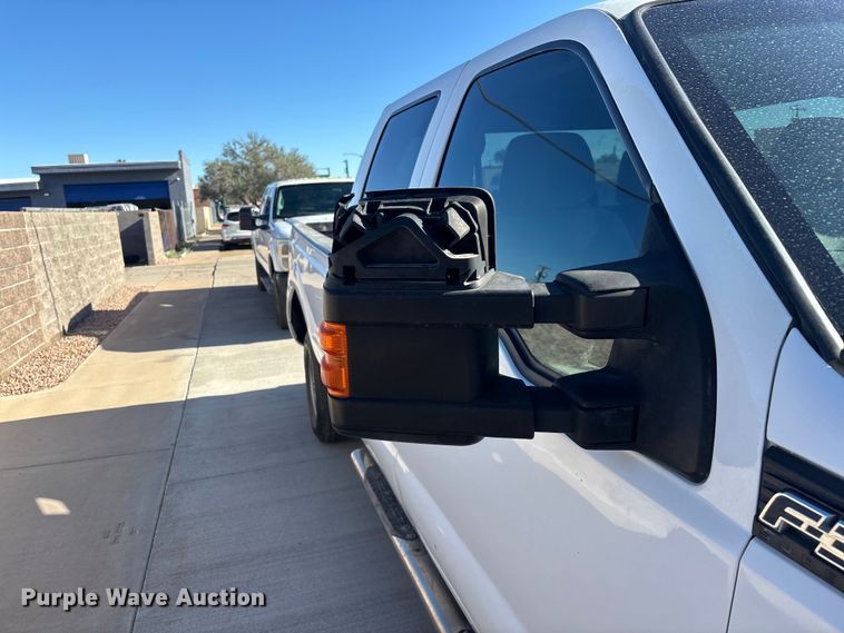image for item ER7537 2011 Ford F350 Super Duty Crew Cab pickup truck