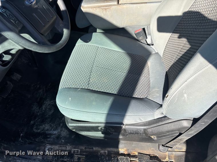 image for item ER7537 2011 Ford F350 Super Duty Crew Cab pickup truck