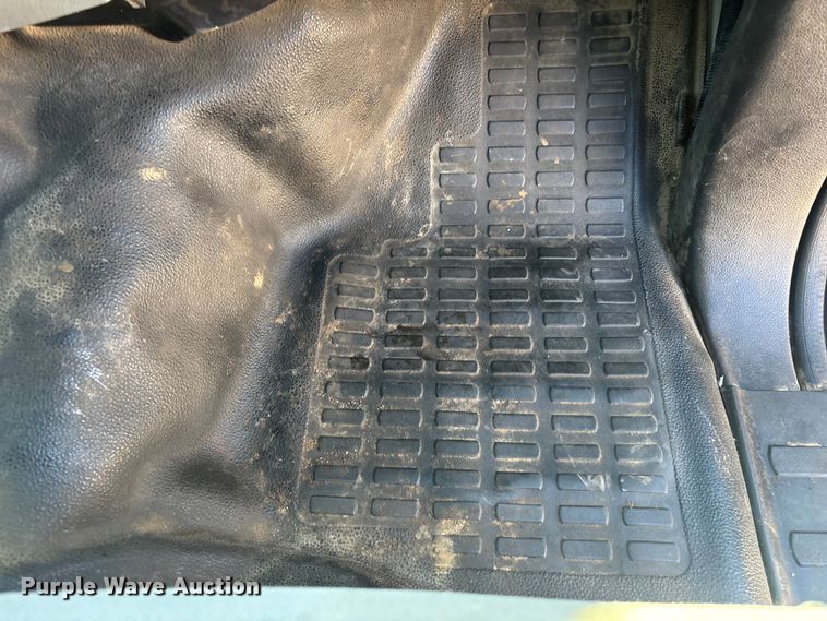 image for item ER7537 2011 Ford F350 Super Duty Crew Cab pickup truck