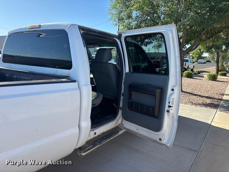 image for item ER7537 2011 Ford F350 Super Duty Crew Cab pickup truck