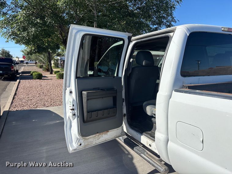 image for item ER7537 2011 Ford F350 Super Duty Crew Cab pickup truck