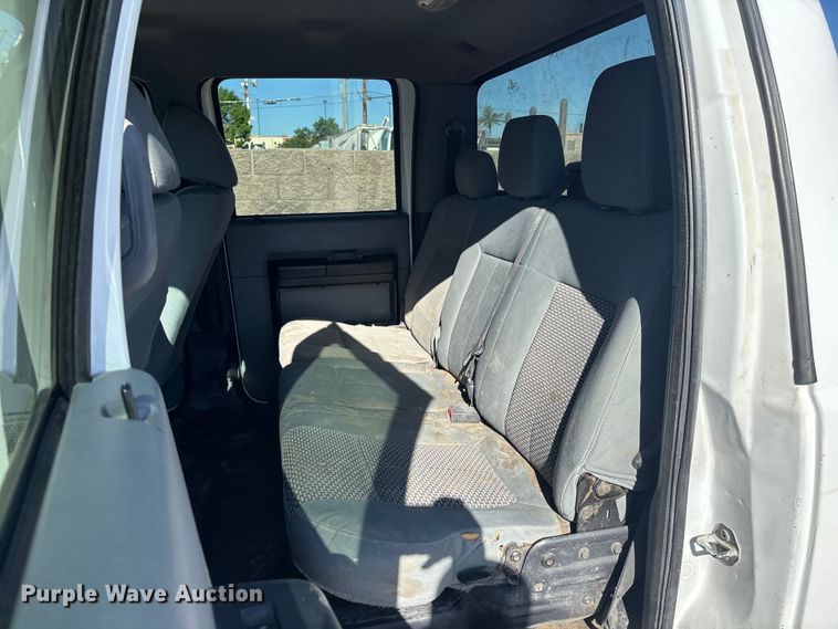 image for item ER7537 2011 Ford F350 Super Duty Crew Cab pickup truck