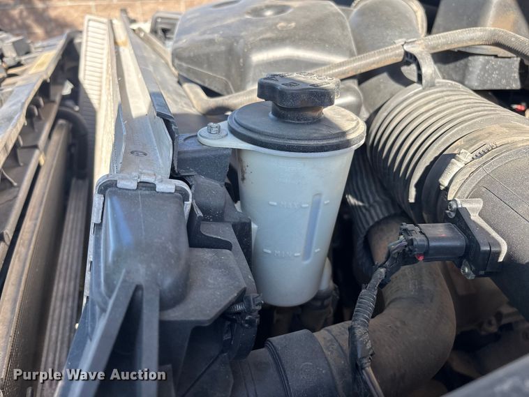 image for item ER7537 2011 Ford F350 Super Duty Crew Cab pickup truck