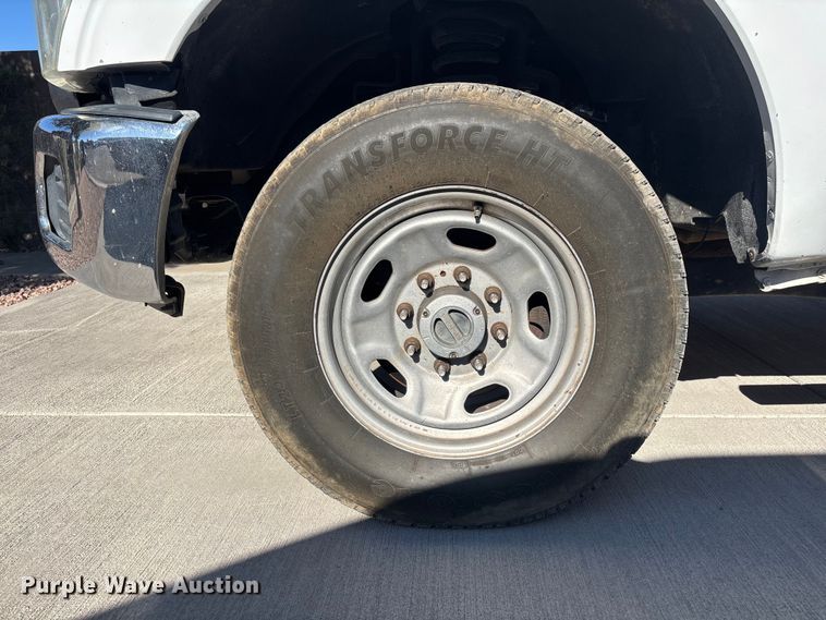 image for item ER7537 2011 Ford F350 Super Duty Crew Cab pickup truck