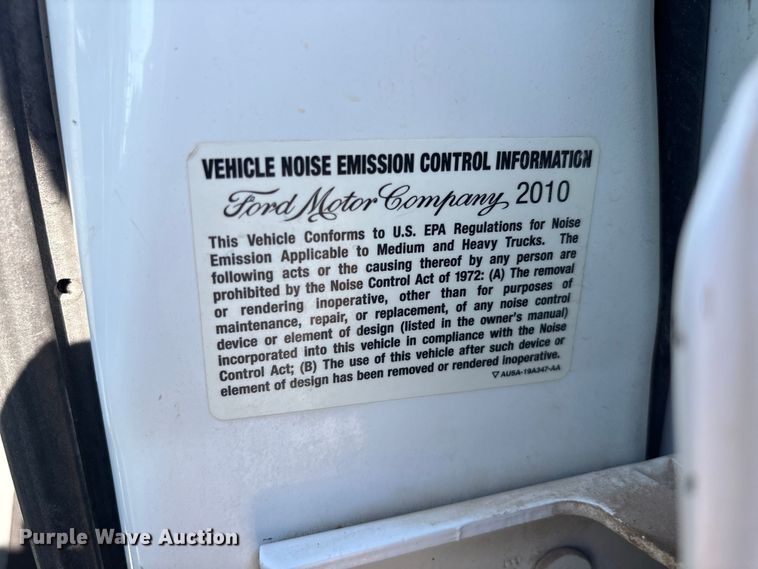 image for item ER7537 2011 Ford F350 Super Duty Crew Cab pickup truck