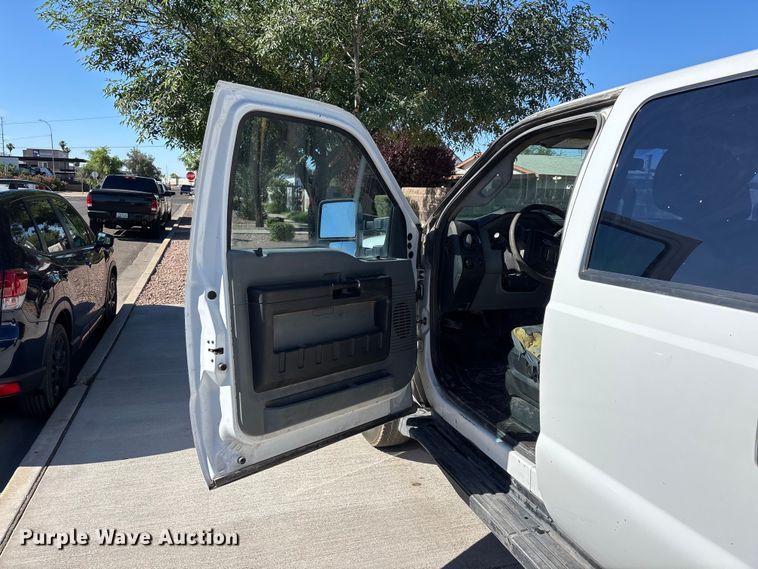 image for item ER7538 2012 Ford F250 Super Duty Crew Cab pickup truck