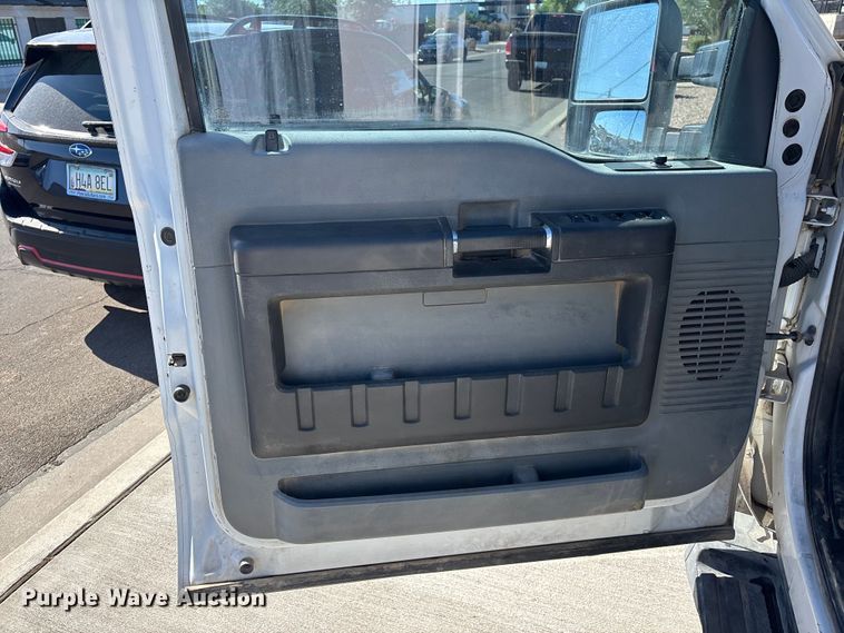 image for item ER7538 2012 Ford F250 Super Duty Crew Cab pickup truck