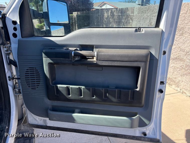 image for item ER7538 2012 Ford F250 Super Duty Crew Cab pickup truck