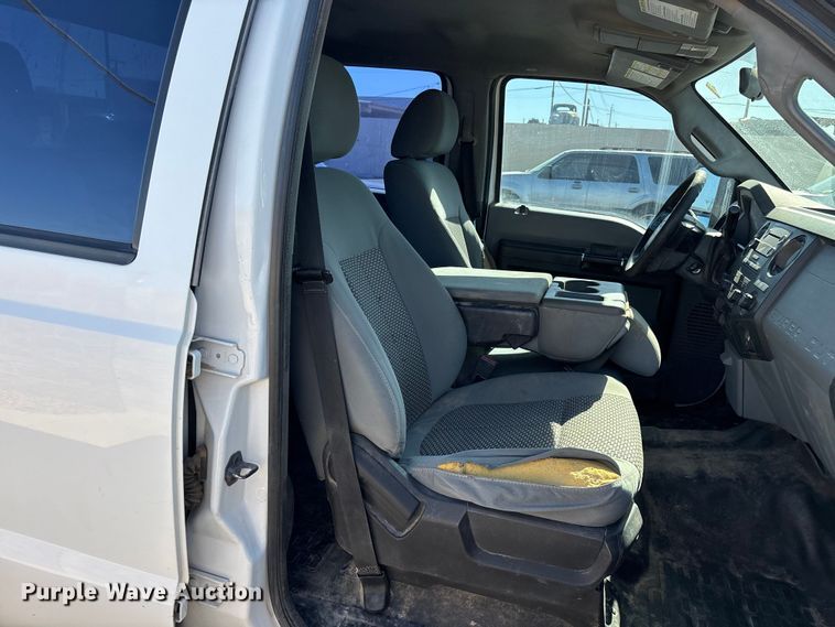 image for item ER7538 2012 Ford F250 Super Duty Crew Cab pickup truck
