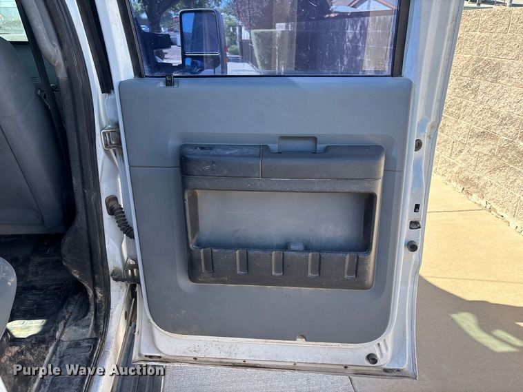 image for item ER7538 2012 Ford F250 Super Duty Crew Cab pickup truck