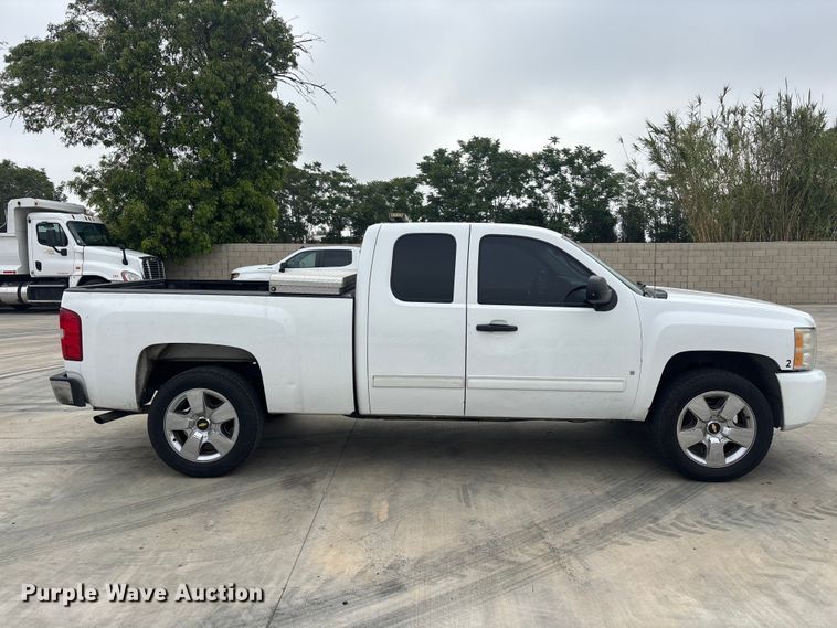 image for item ER7593 2009 Chevrolet Silverado 1500 Ext. Cab pickup truck