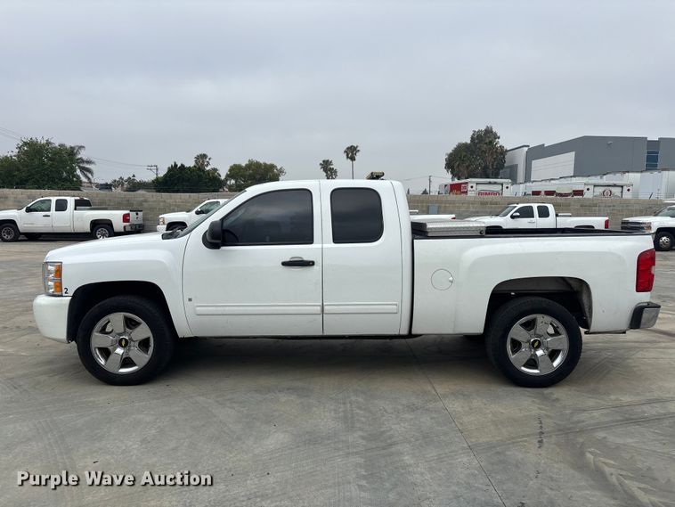 image for item ER7593 2009 Chevrolet Silverado 1500 Ext. Cab pickup truck