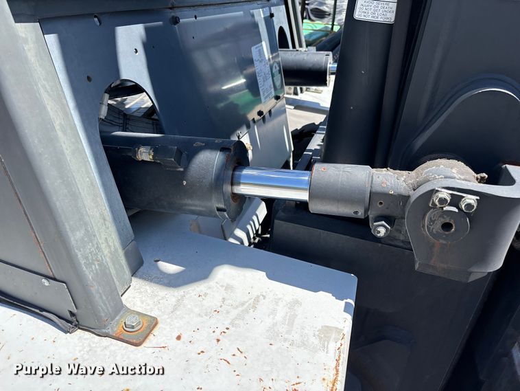 image for item ER7596 2017 UniCarriers PFD155H forklift