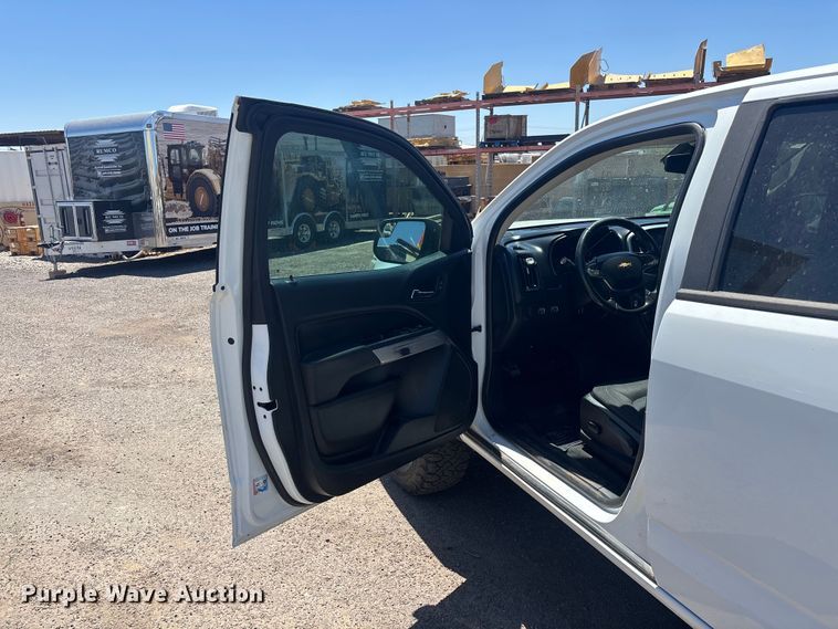 image for item ER7597 2022 Chevrolet Colorado  pickup truck