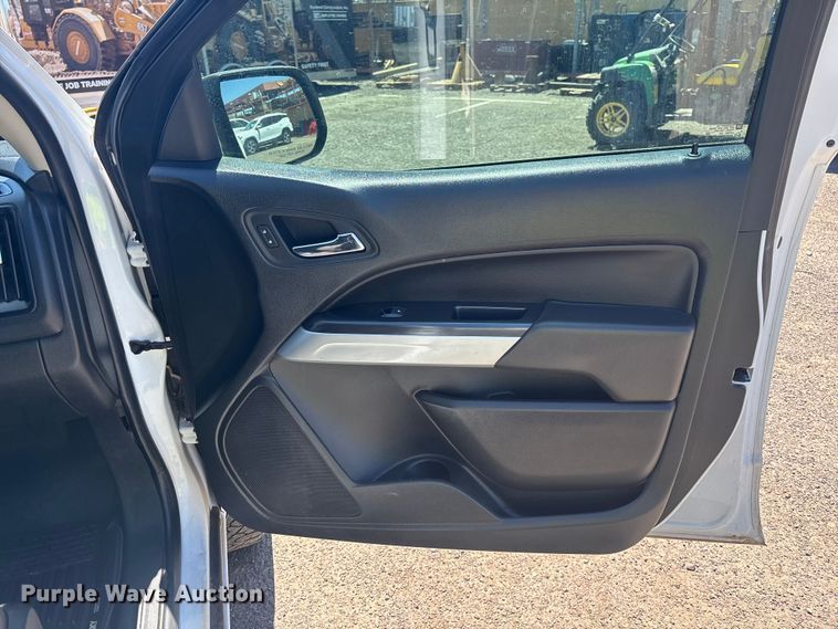 image for item ER7597 2022 Chevrolet Colorado  pickup truck