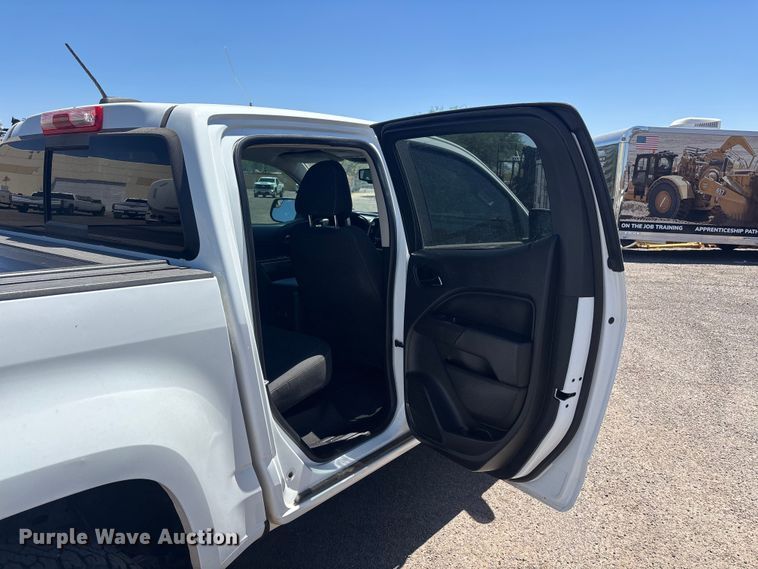 image for item ER7597 2022 Chevrolet Colorado  pickup truck