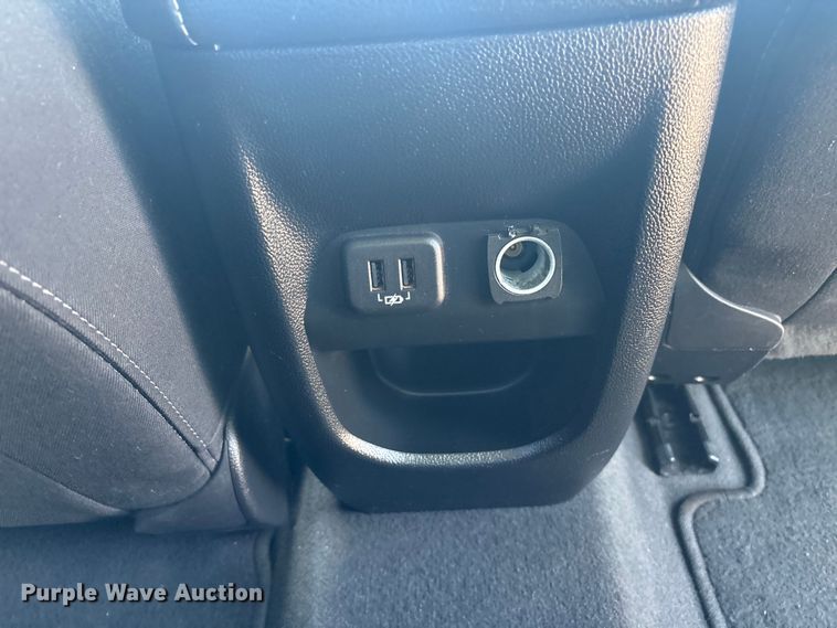 image for item ER7597 2022 Chevrolet Colorado  pickup truck
