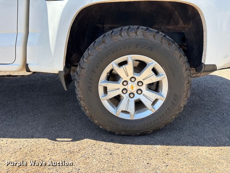image for item ER7597 2022 Chevrolet Colorado  pickup truck