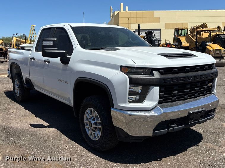 image for item ER7598 2022 Chevrolet Silverado 2500HD Crew Cab pickup truck