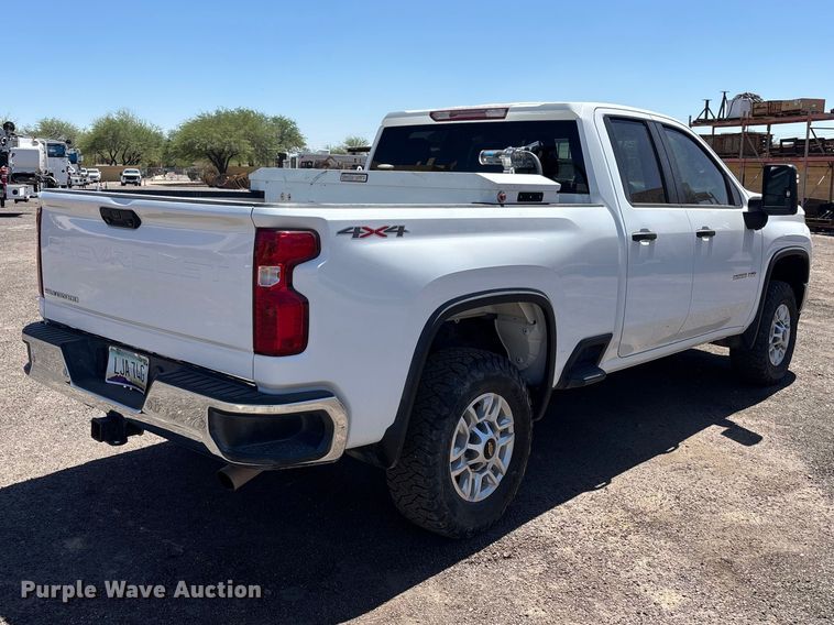 image for item ER7598 2022 Chevrolet Silverado 2500HD Crew Cab pickup truck