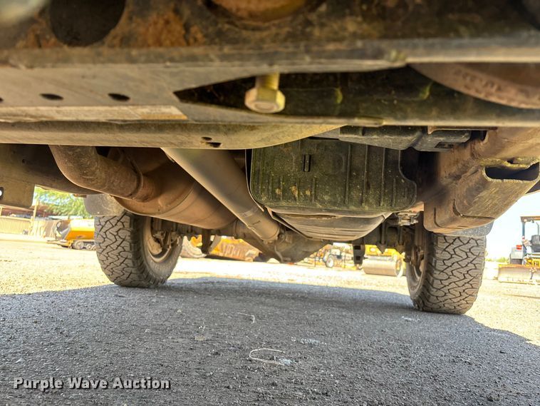 image for item ER7598 2022 Chevrolet Silverado 2500HD Crew Cab pickup truck