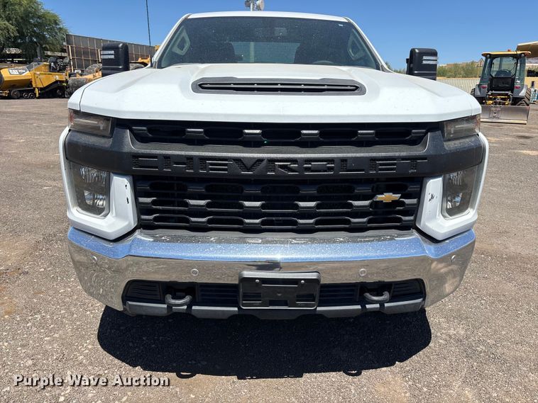 image for item ER7598 2022 Chevrolet Silverado 2500HD Crew Cab pickup truck