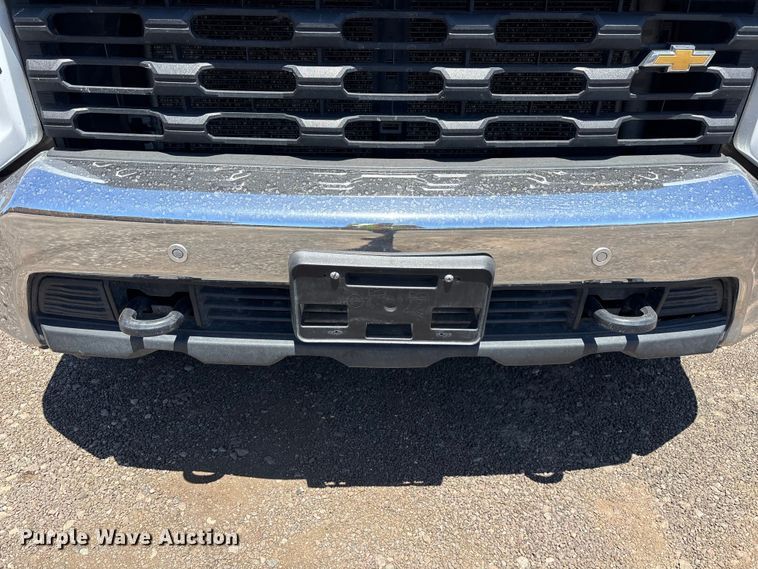 image for item ER7598 2022 Chevrolet Silverado 2500HD Crew Cab pickup truck