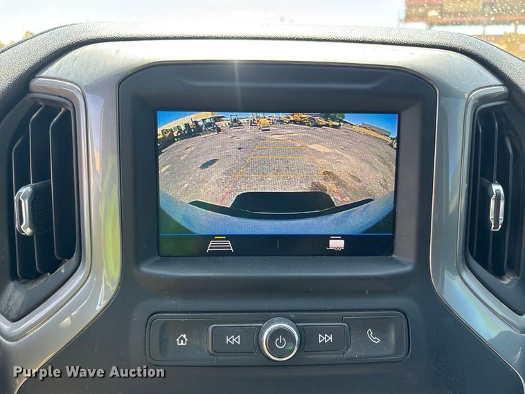 image for item ER7598 2022 Chevrolet Silverado 2500HD Crew Cab pickup truck