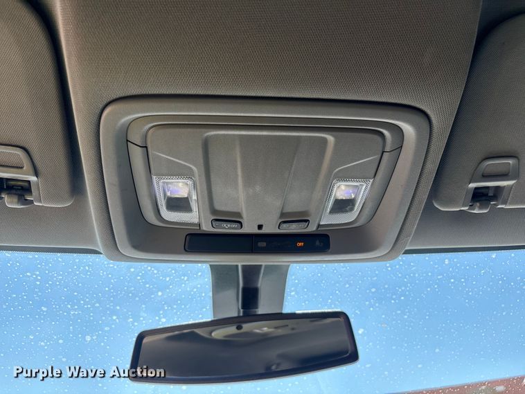 image for item ER7598 2022 Chevrolet Silverado 2500HD Crew Cab pickup truck