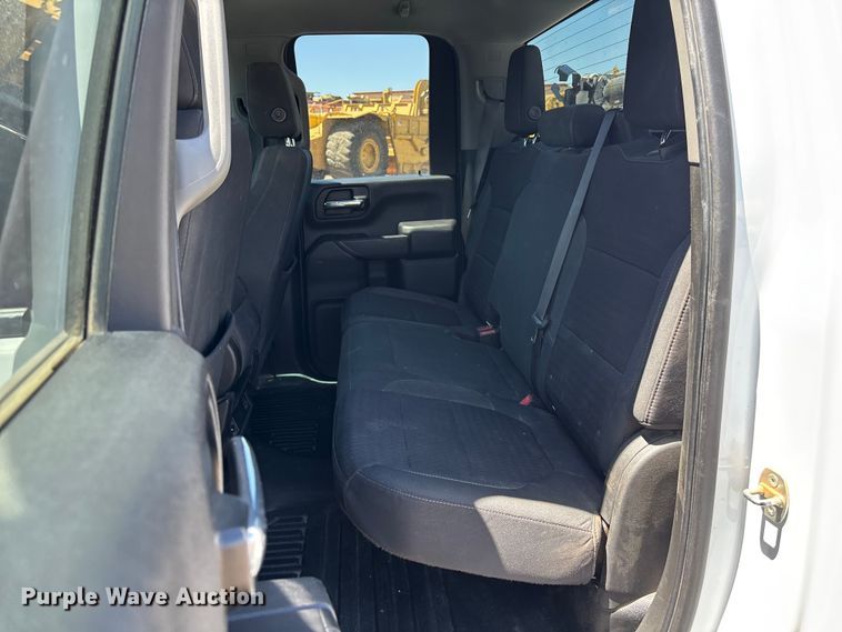 image for item ER7598 2022 Chevrolet Silverado 2500HD Crew Cab pickup truck