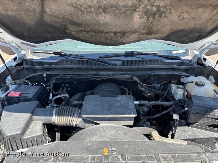 image for item ER7598 2022 Chevrolet Silverado 2500HD Crew Cab pickup truck