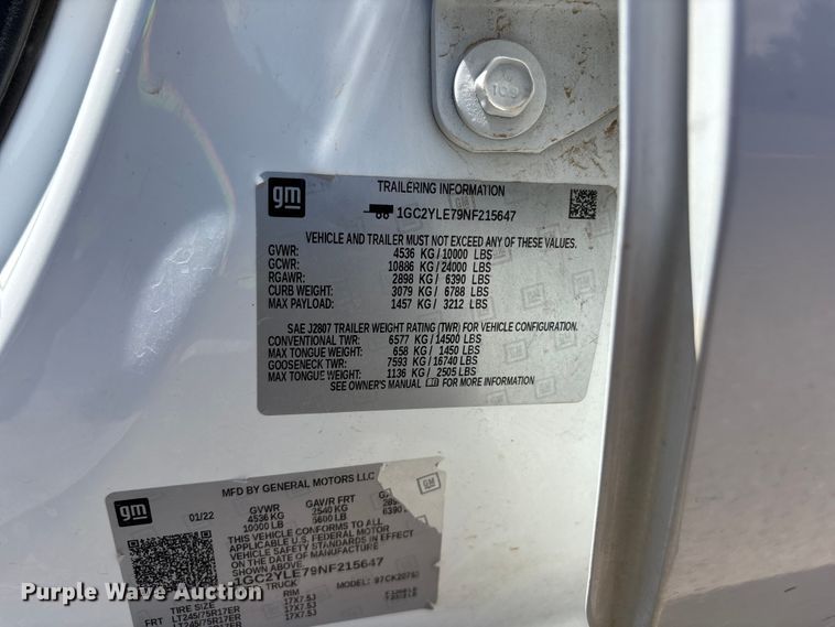 image for item ER7598 2022 Chevrolet Silverado 2500HD Crew Cab pickup truck
