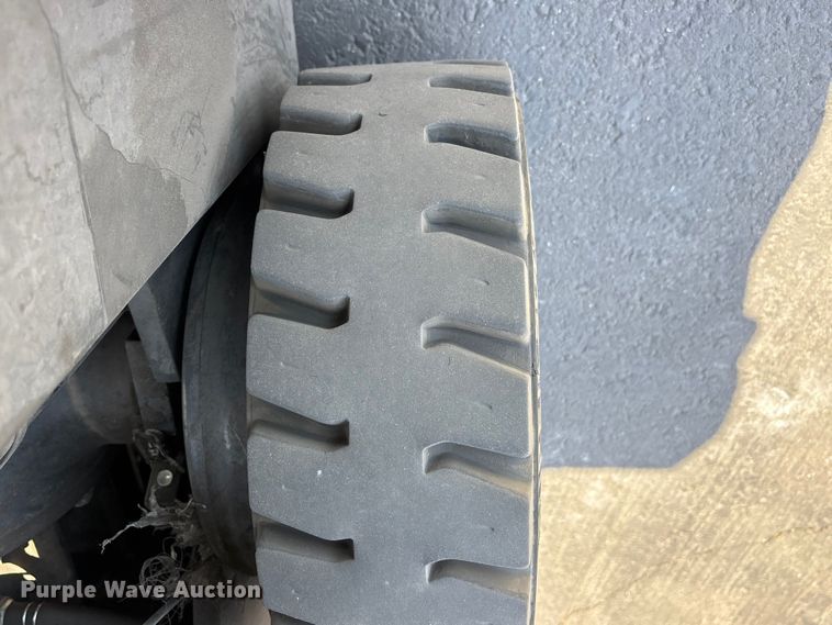 image for item ER7600 2017 UniCarriers CFS40 forklift