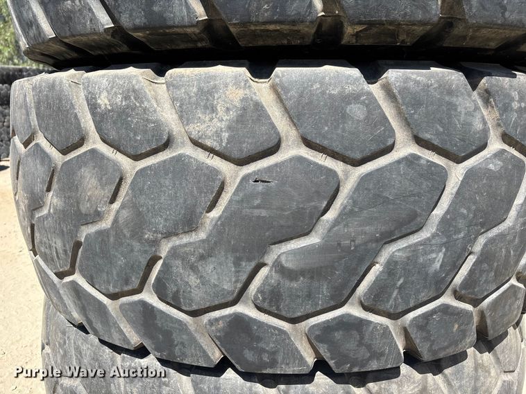 image for item ER7616 (4) Bridgestone VJT 20.5R25 tires