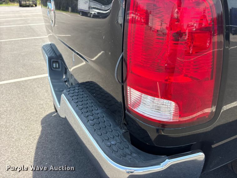 image for item ET2089 2017 RAM 1500 pickup truck